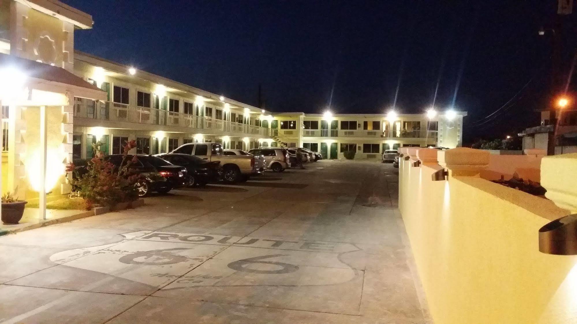 Desert Mirage Inn & Suites Needles Exterior photo
