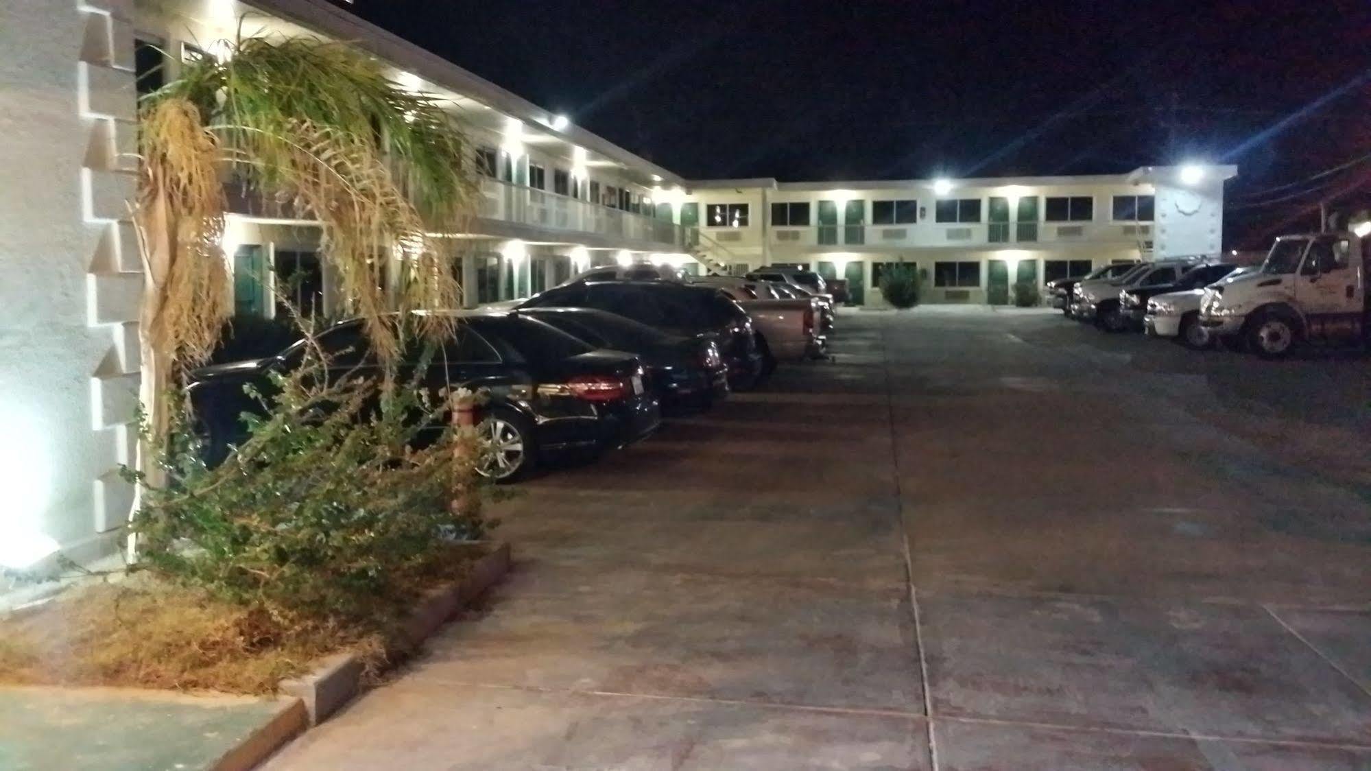 Desert Mirage Inn & Suites Needles Exterior photo