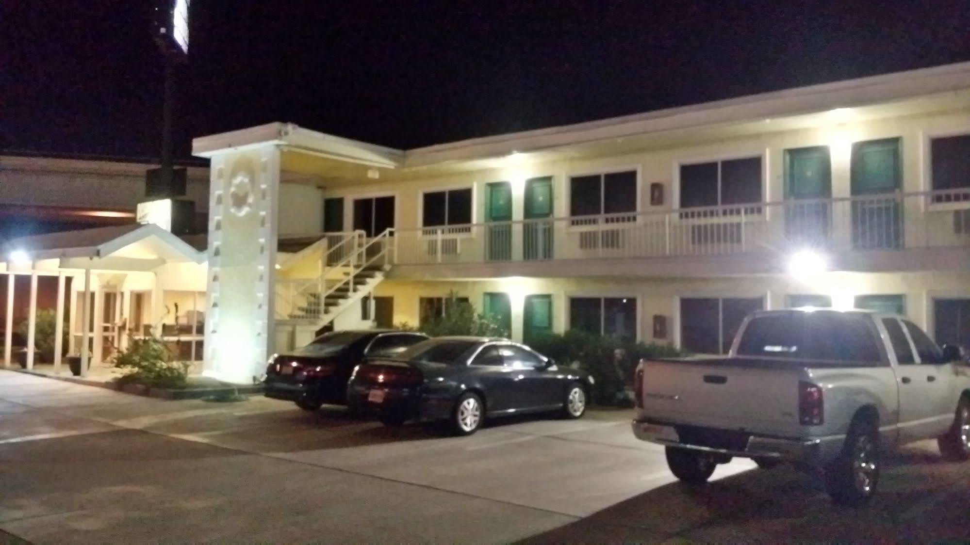 Desert Mirage Inn & Suites Needles Exterior photo